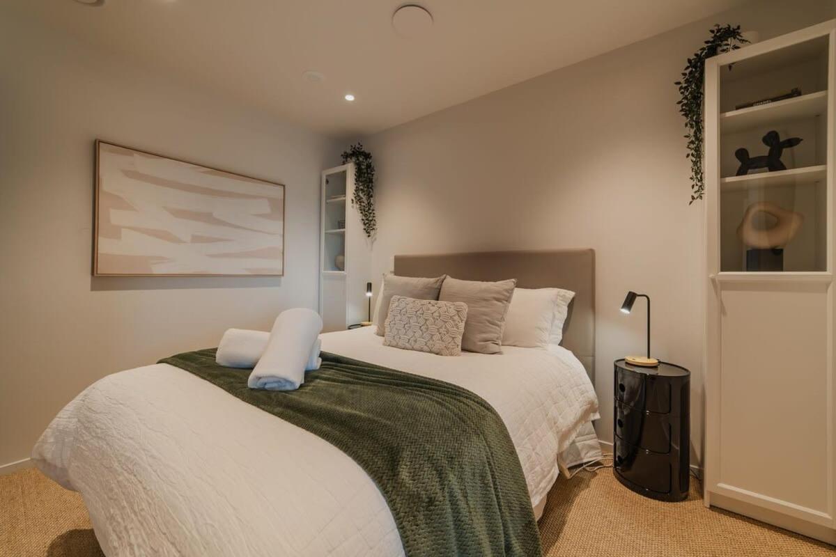 Penthouse Perfection - 2Br Elegance On Worcester St Christchurch Ngoại thất bức ảnh